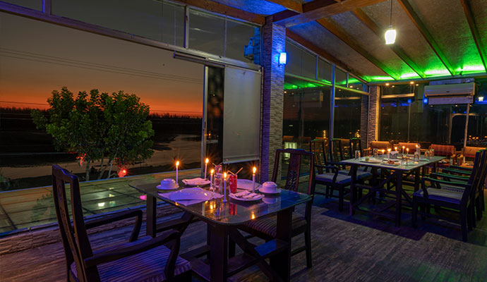 Sampan Café and Restaurant